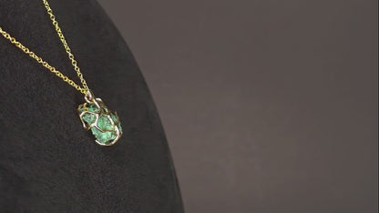 Un élégant collier pendentif en malachite verte brute avec chaîne réglable - Adoptez la transformation et l'équilibre