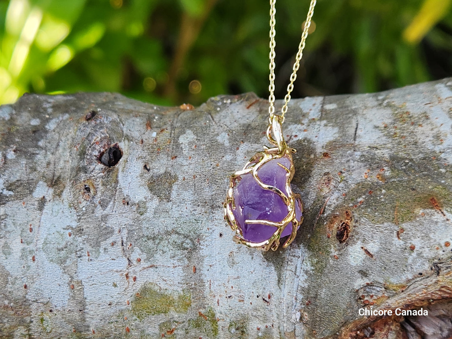 Collier avec pendentif en améthyste : beauté naturelle
