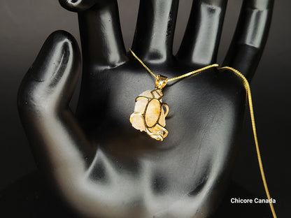 Collier pendentif artisanal en citrine brute naturelle à longueur réglable