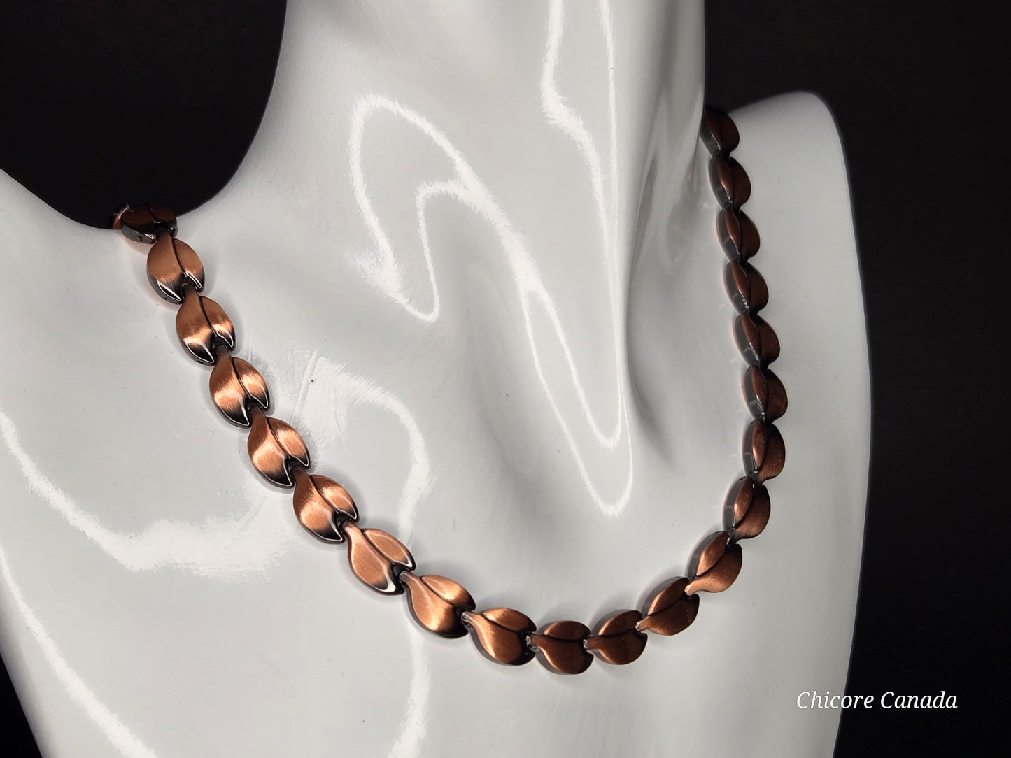 Adjustable Magnetic Necklace with 41 Magnets - Sleek Unisex Design