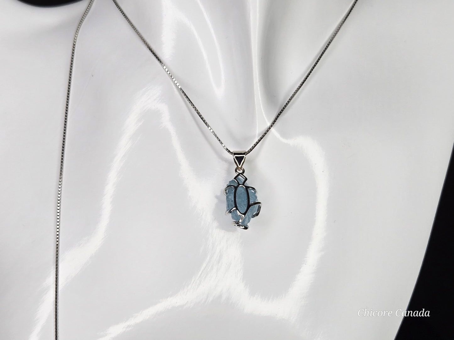 Sophisticated Handmade Aquamarine Pendant Necklace in 925 Sterling Silver with Adjustable Chain