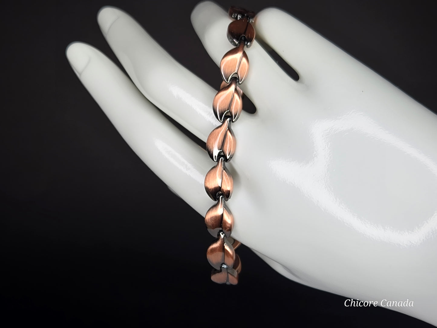 Adjustable Magnetic Copper Bracelet with 16 Magnets - Sleek Unisex Design