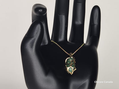 Pendentif en jade naturel fait main élégant avec collier réglable – Sophistication intemporelle