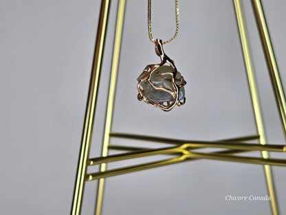 Collier élégant avec pendentif en pierre de lune naturelle fait à la main - Design sophistiqué