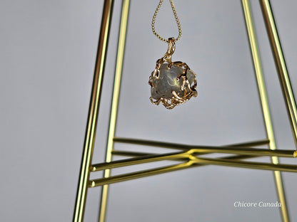 Collier élégant avec pendentif en pierre de lune naturelle fait à la main - Design sophistiqué