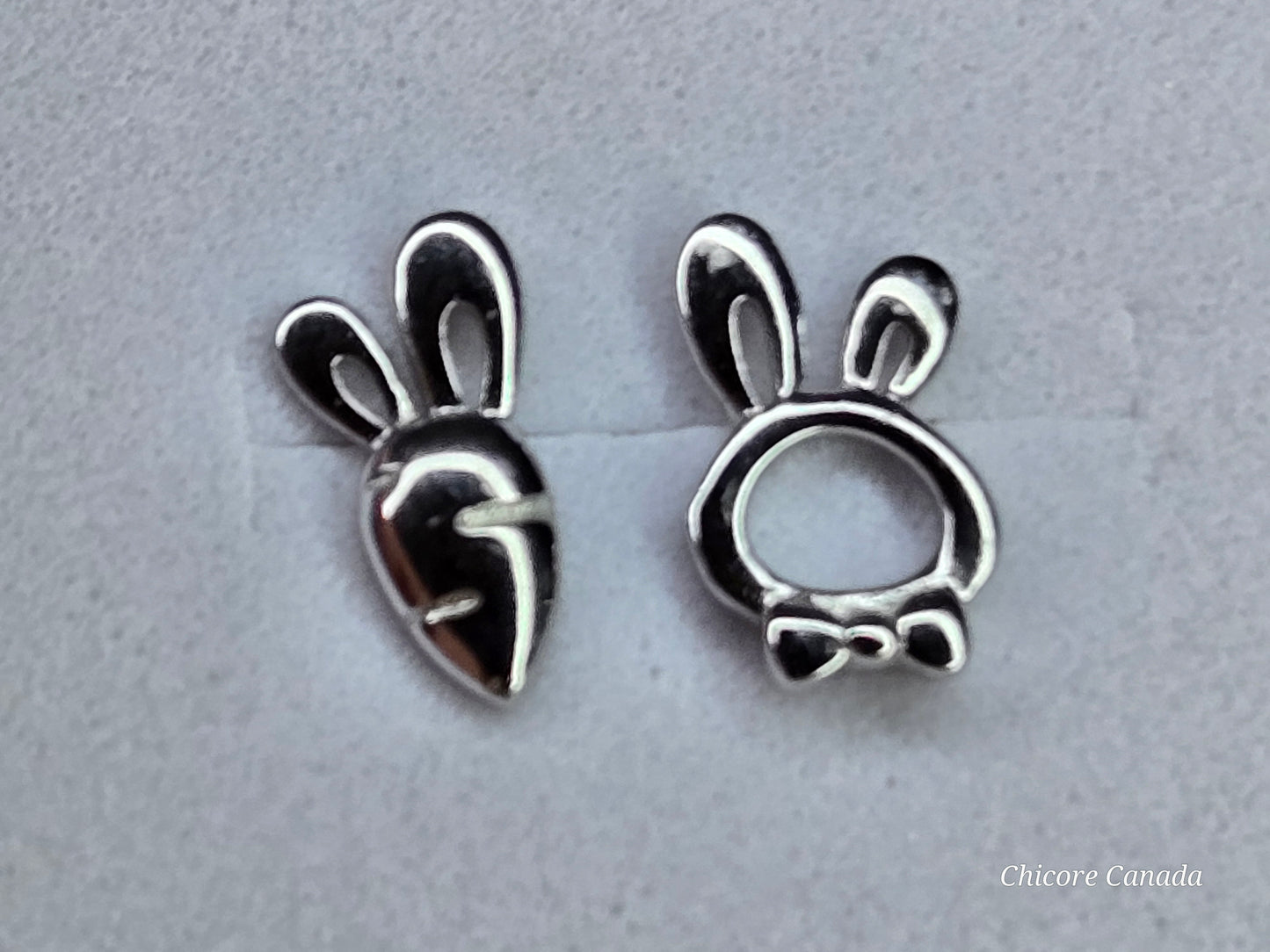 Boucles d'oreilles à tige délicates uniques en argent sterling 925 en forme de lapin et de carotte