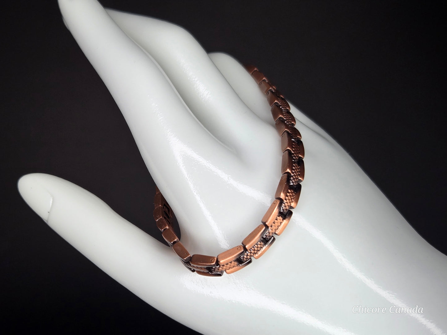 Adjustable Magnetic Copper Bracelet with 24 Magnets - Sleek Unisex Design