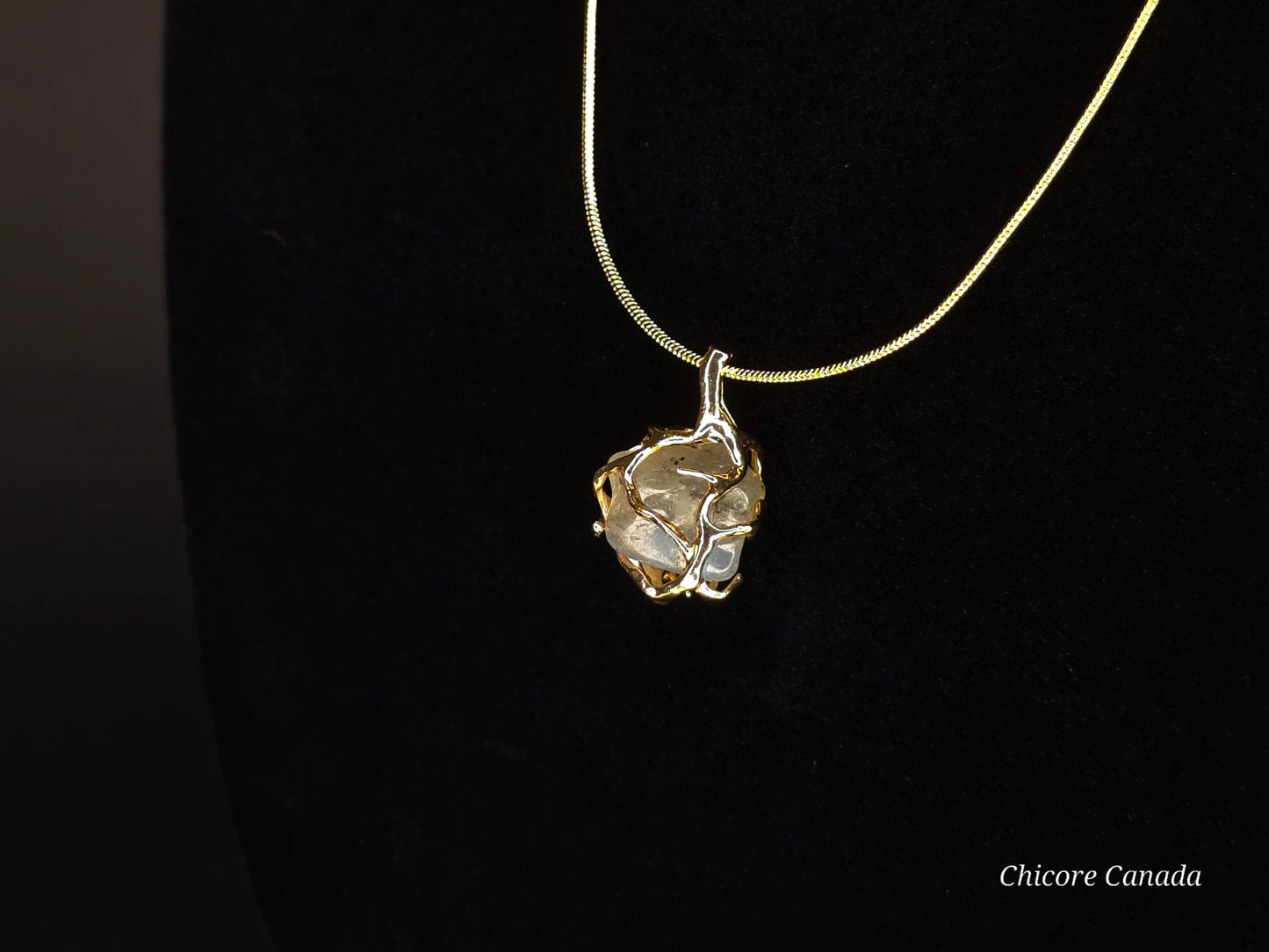 Collier élégant avec pendentif en pierre de lune naturelle fait à la main - Design sophistiqué