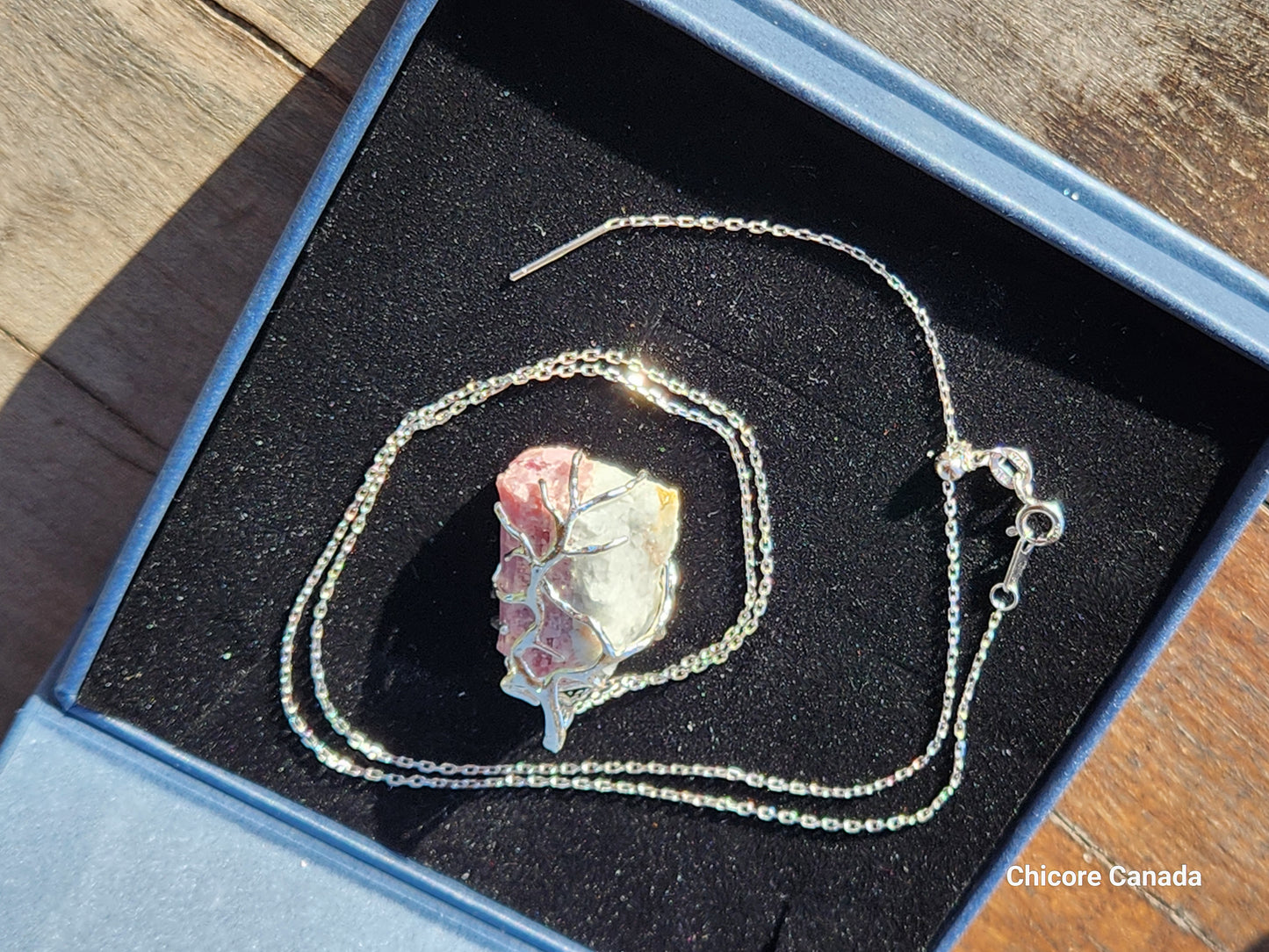 Collier avec pendentif en tourmaline rose