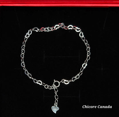 Elegant Heart Link Bracelet – A Timeless Symbol of Love