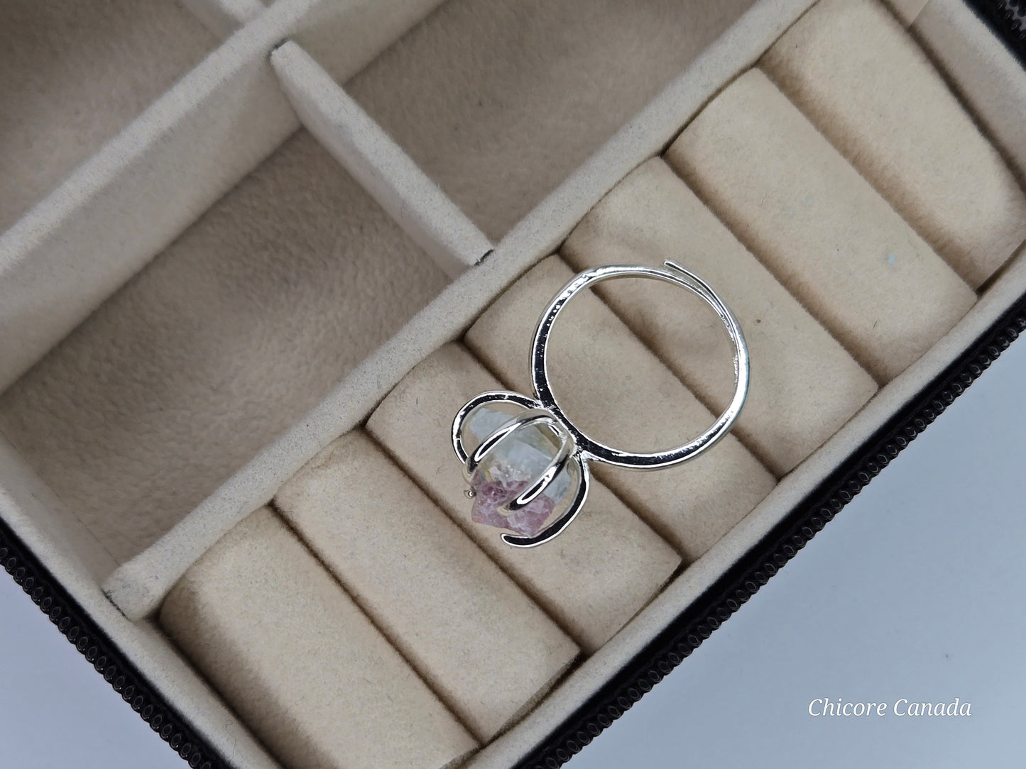 Bague ajustable exquise faite à la main avec tourmaline rose brute