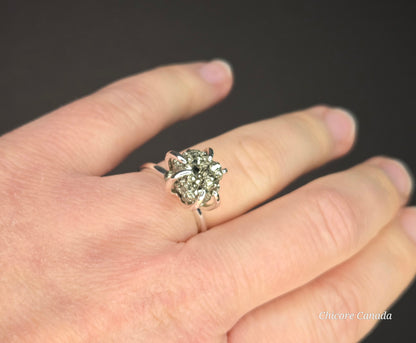 Bague ajustable en pyrite brute faite à la main – Élégance naturelle