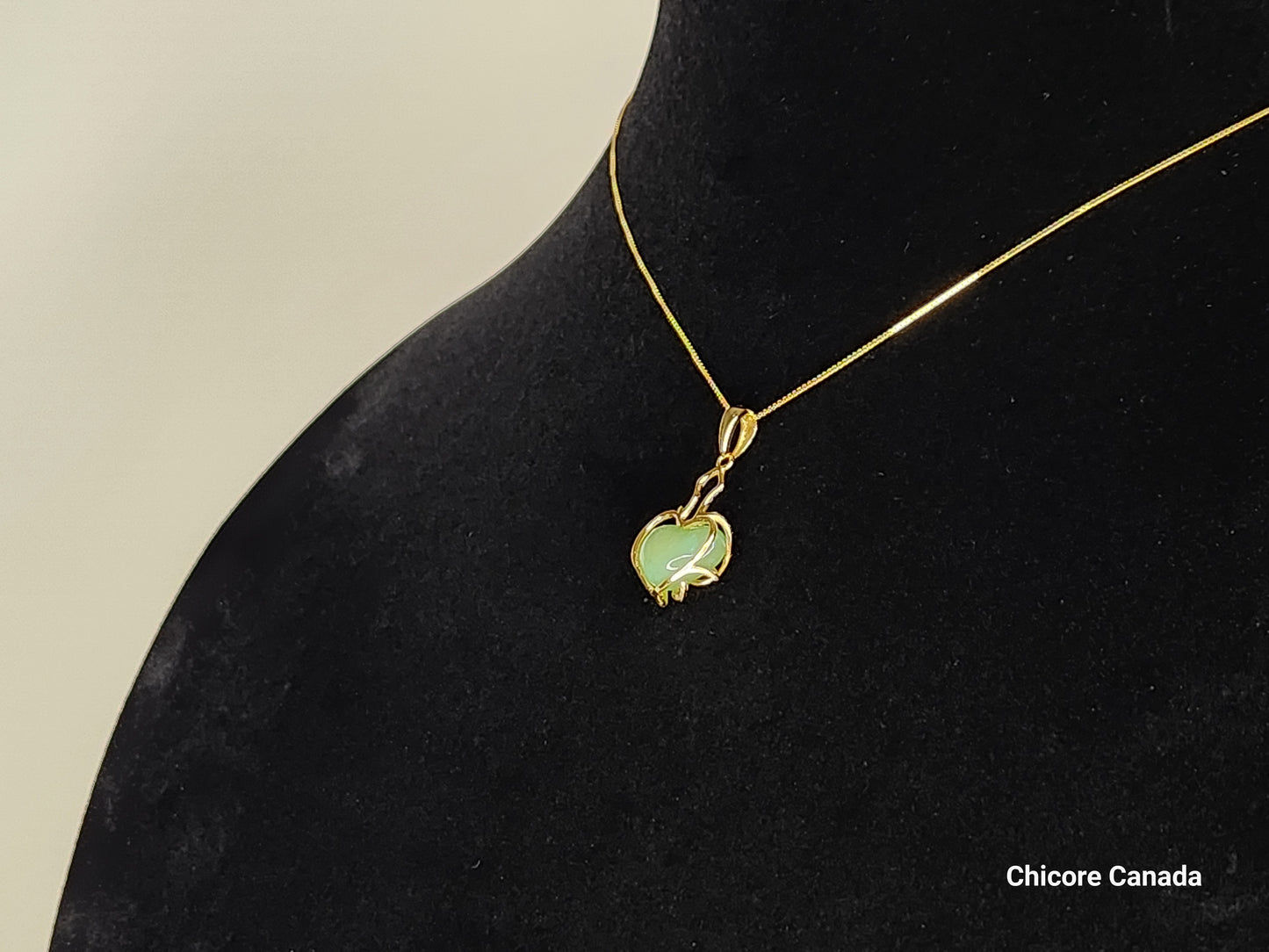 Pendentif délicat en argent sterling 925 en forme de cœur avec jade naturel et collier réglable