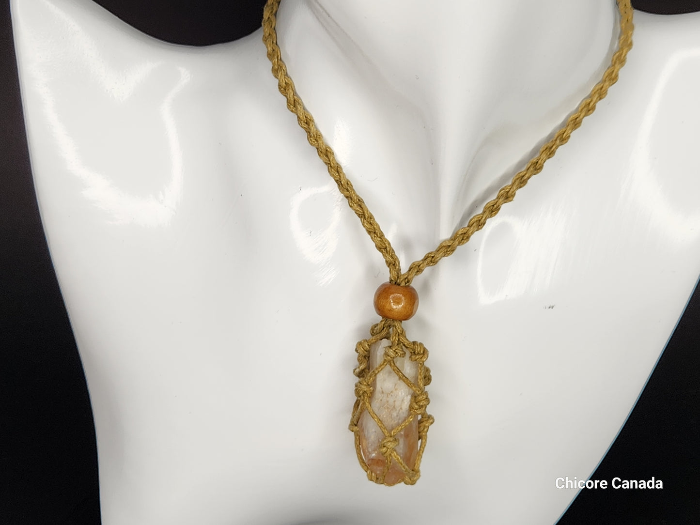 Collier Boho en citrine brésilienne brute fait main dans une élégante cage en corde à longueur réglable