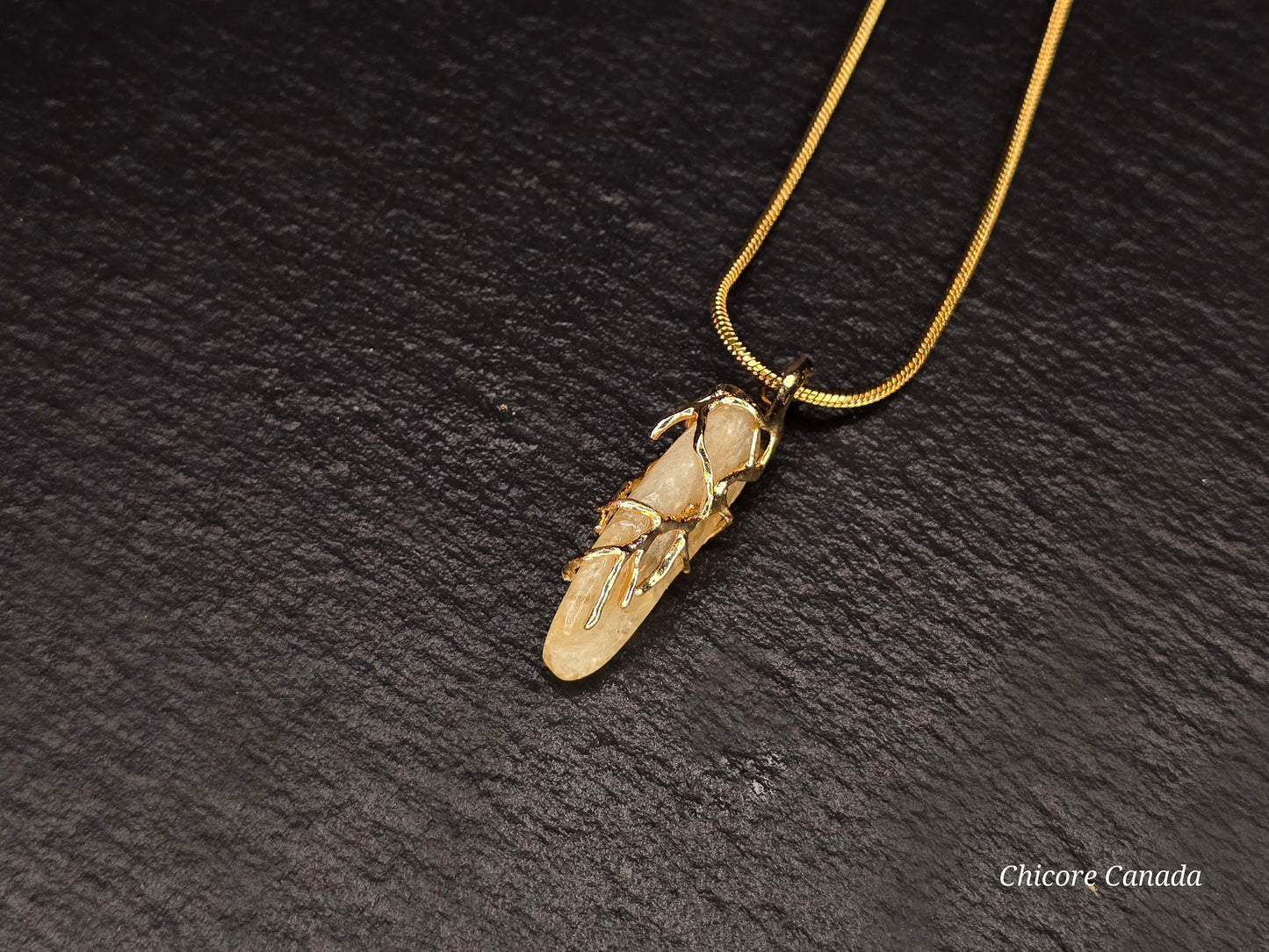 Collier pendentif en citrine brésilienne : le joyau doré du luxe et de la prospérité