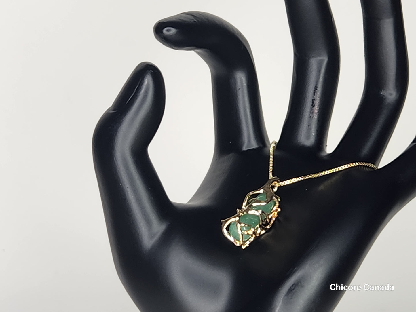 Pendentif en jade naturel fait main élégant avec collier réglable – Sophistication intemporelle