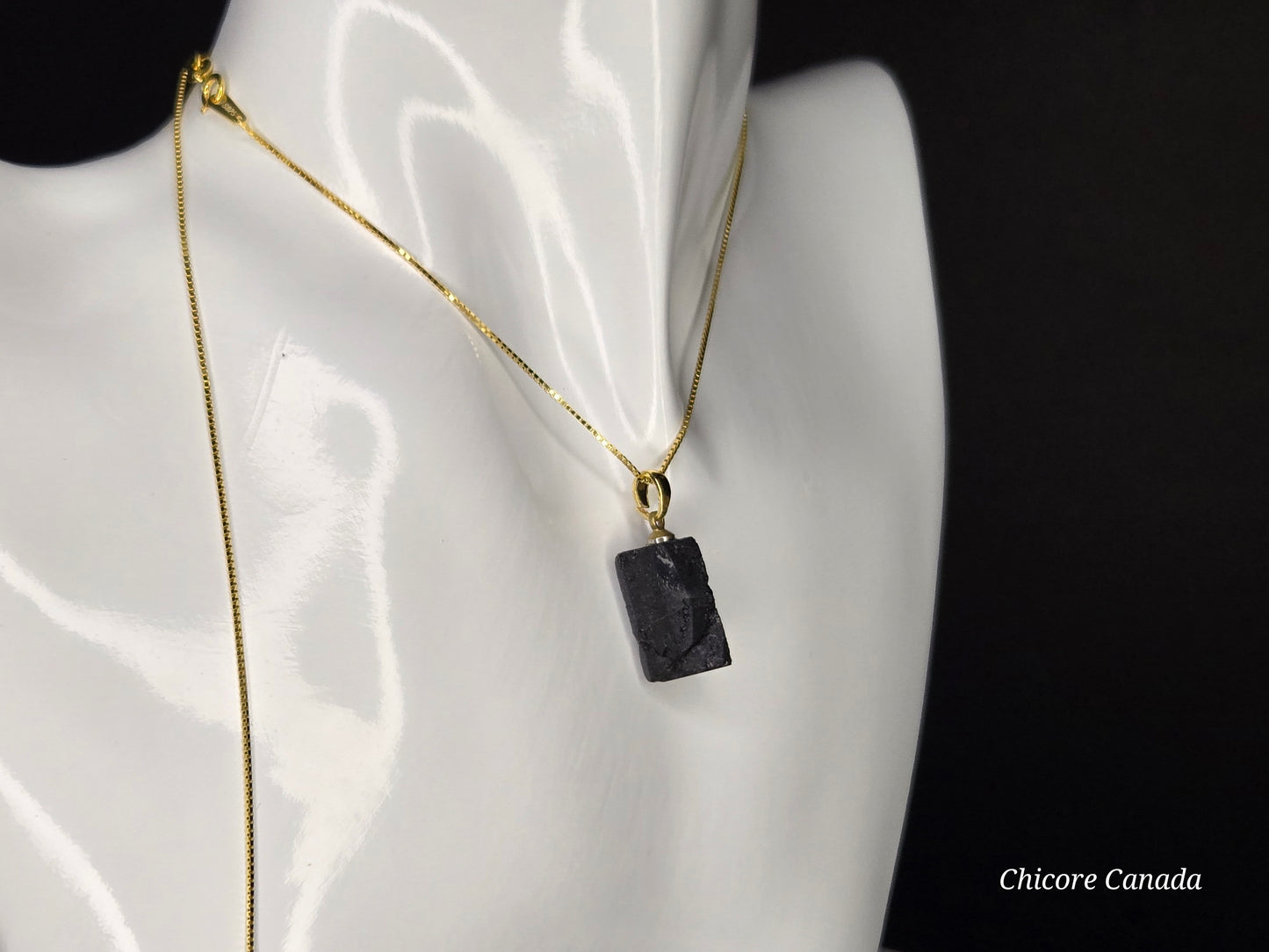 Black Tourmaline Pendant Necklace – Unisex Protection Stone for Him & Her