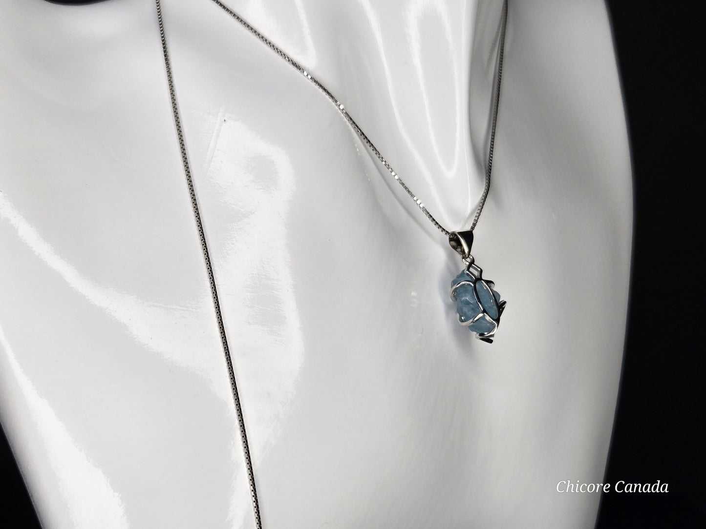 Sophisticated Handmade Aquamarine Pendant Necklace in 925 Sterling Silver with Adjustable Chain