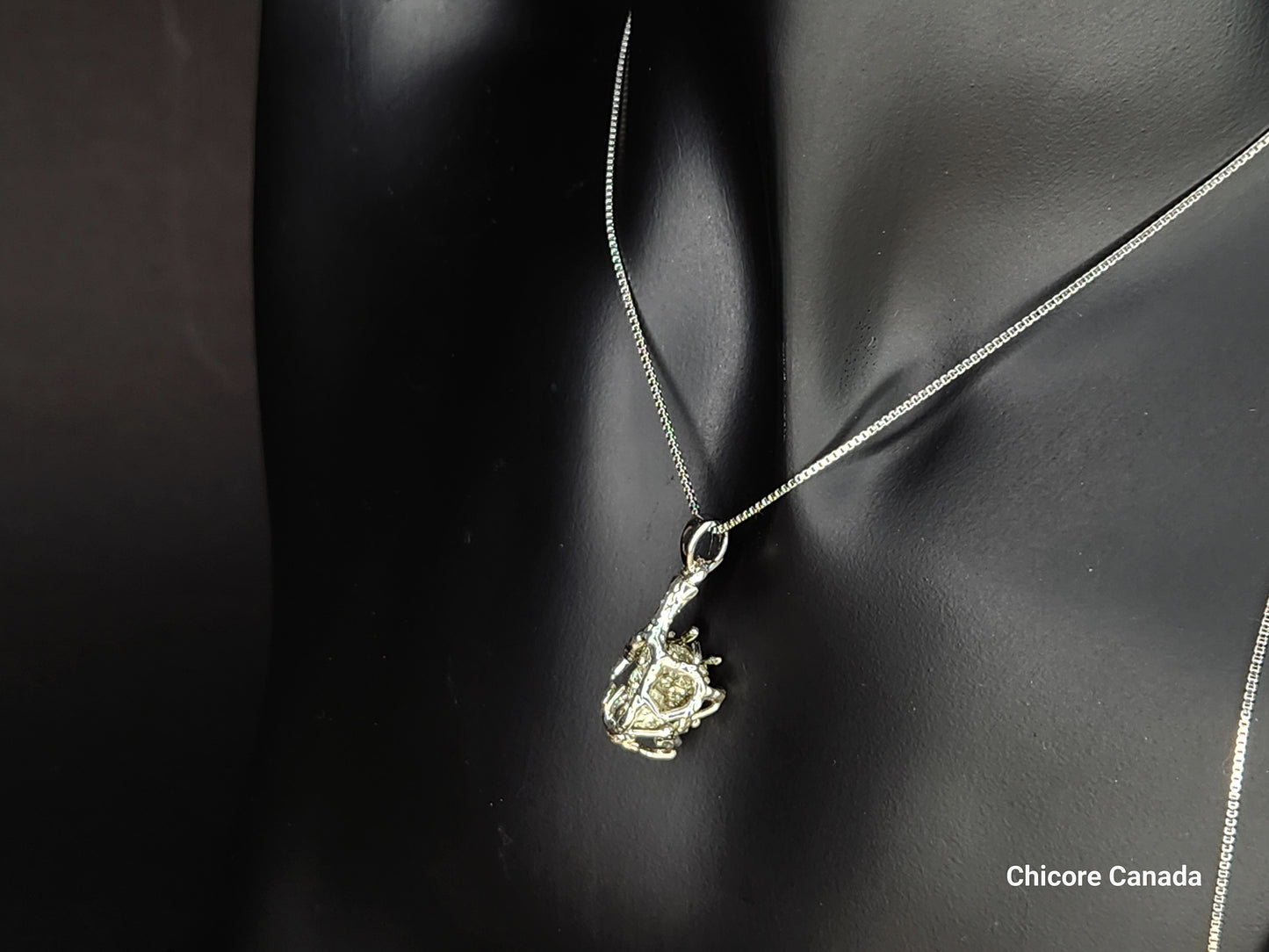Collier pendentif en pyrite brute fait main avec chaîne réglable