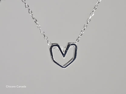 Pendentif exquis en forme de cœur en argent avec chaîne réglable – une touche délicate de sophistication