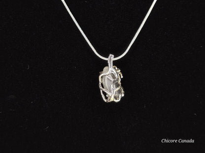 Handmade Delicate Labradorite Natural Stone Pendant Necklace