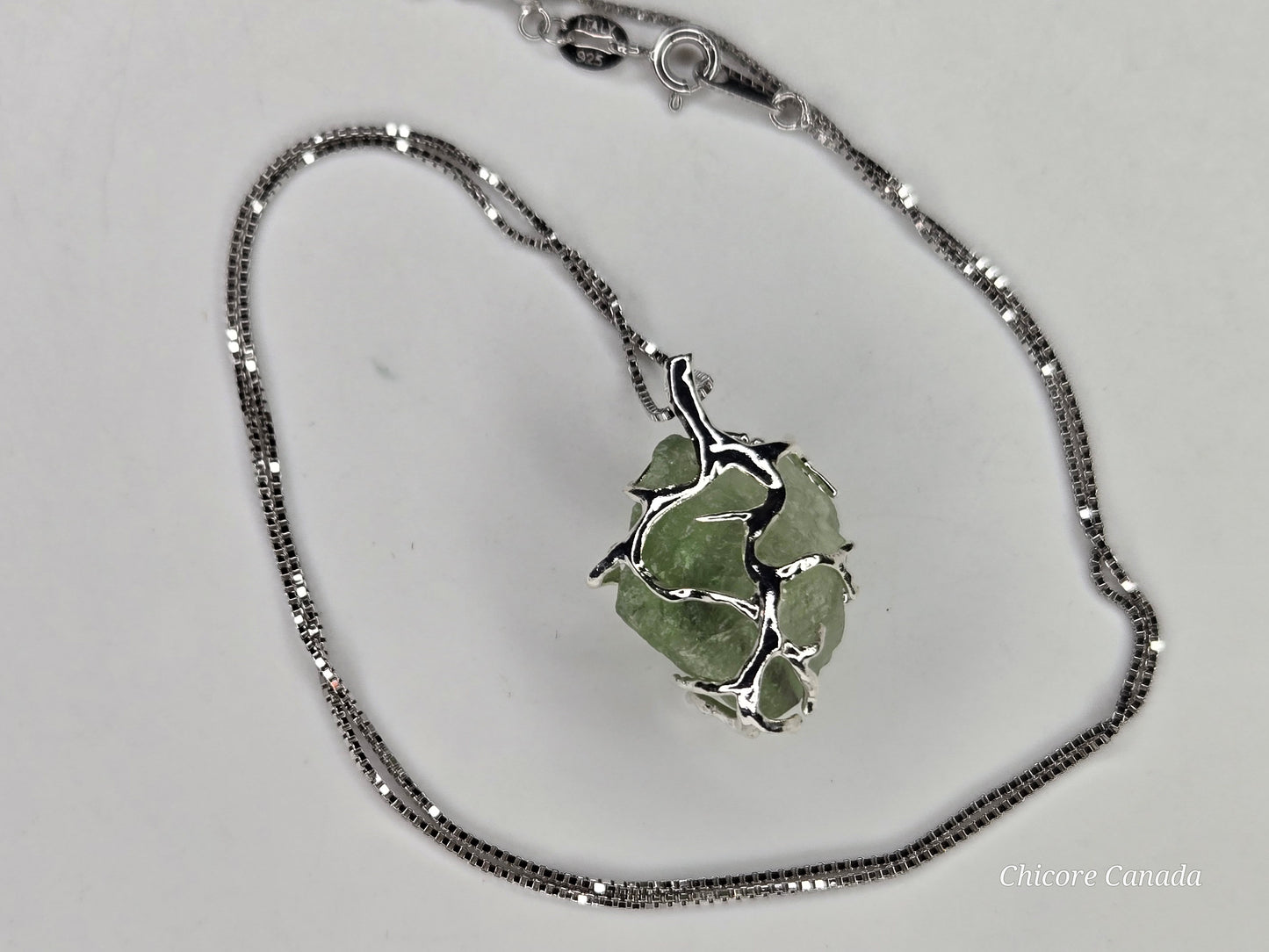 Sophisticated Handmade Natural Raw Green Fluorite Pendant Necklace – Exquisite Artisan Design