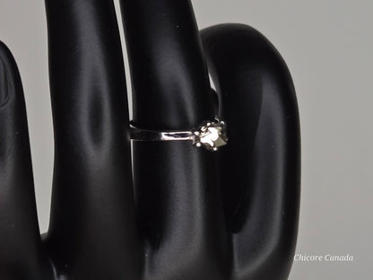 Bague raffinée en argent sterling 925 avec une délicate pierre précieuse en pyrite brute – Design élégamment réglable