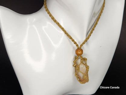 Collier Boho en citrine brésilienne brute fait main dans une élégante cage en corde à longueur réglable