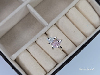 Bague ajustable exquise faite à la main avec tourmaline rose brute
