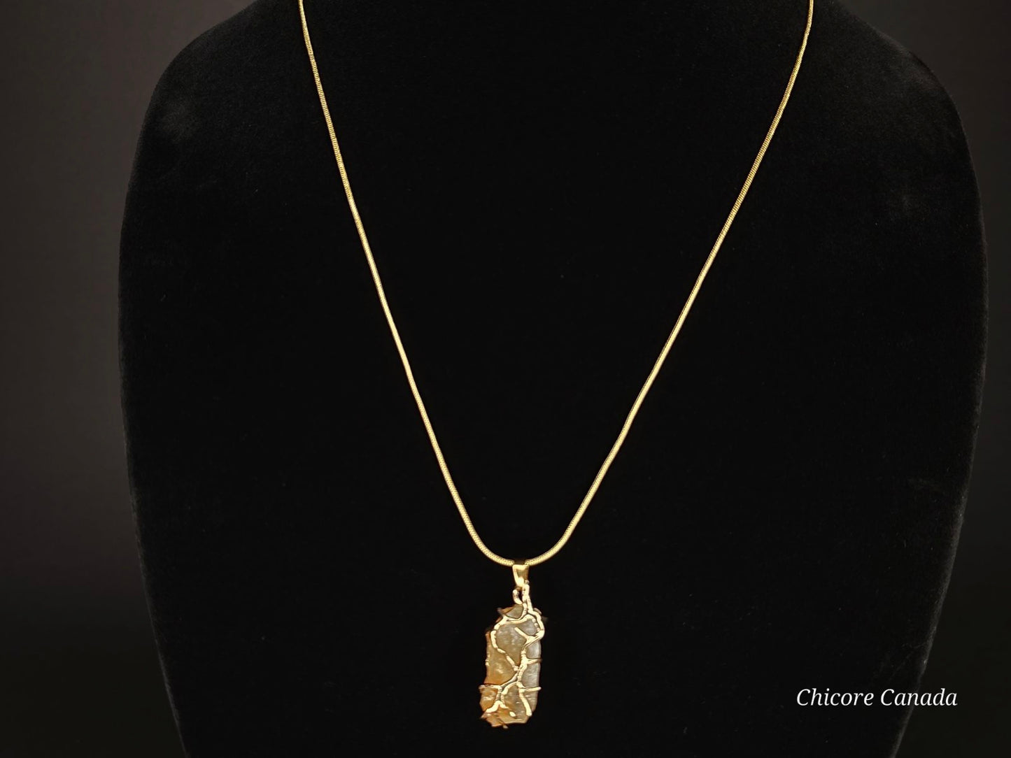 Collier pendentif en citrine brésilienne : beauté naturelle