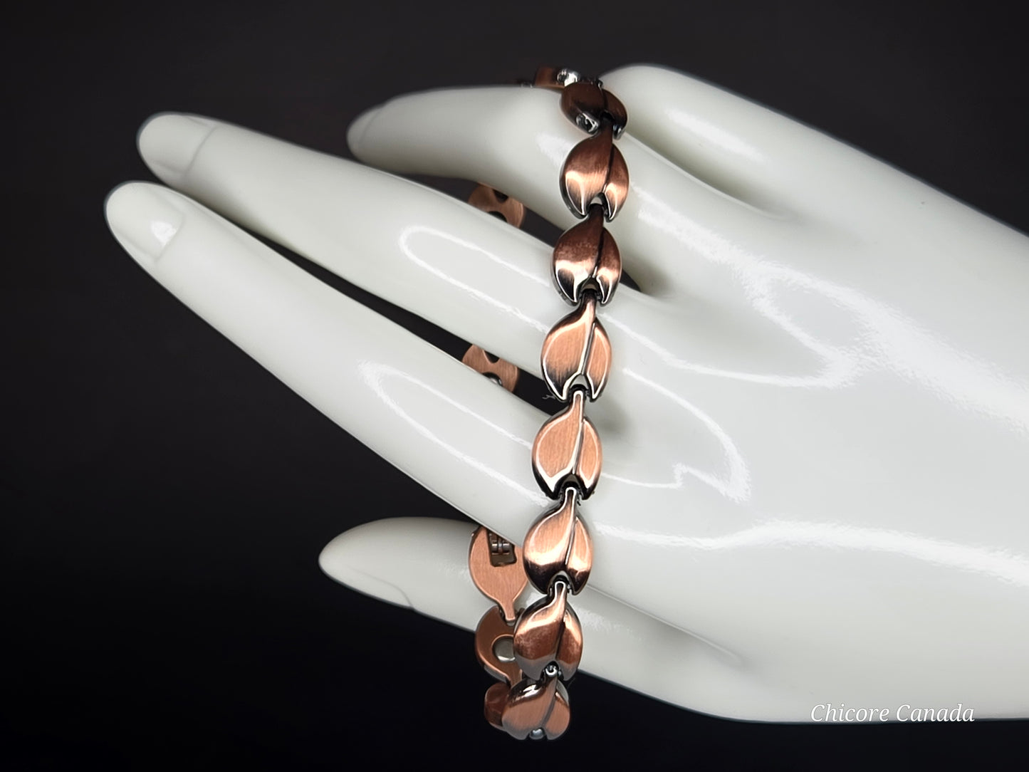 Adjustable Magnetic Copper Bracelet with 16 Magnets - Sleek Unisex Design