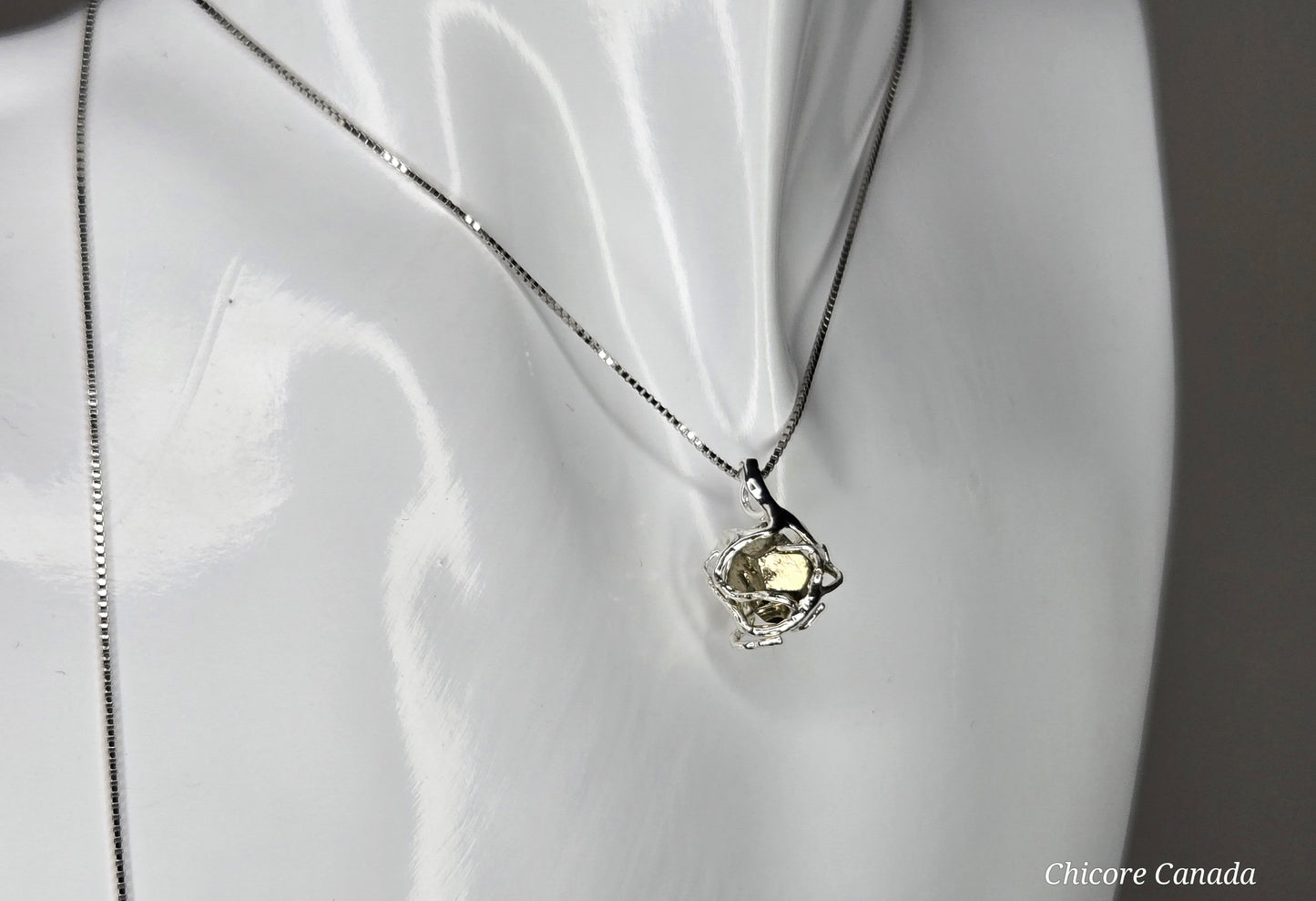 Collier pendentif en pyrite brute fait main avec chaîne réglable