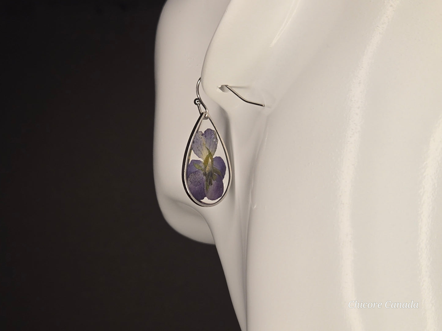 Elegant Resin Drop Earrings with Real Purple Flowers