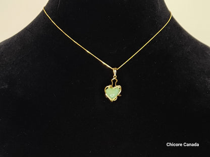 Pendentif délicat en argent sterling 925 en forme de cœur avec jade naturel et collier réglable