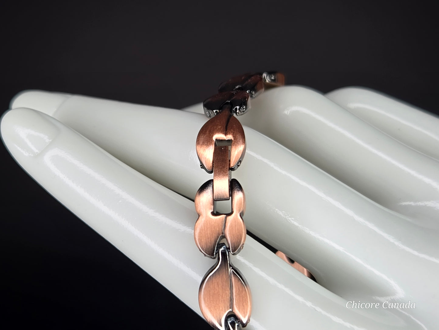 Adjustable Magnetic Copper Bracelet with 16 Magnets - Sleek Unisex Design