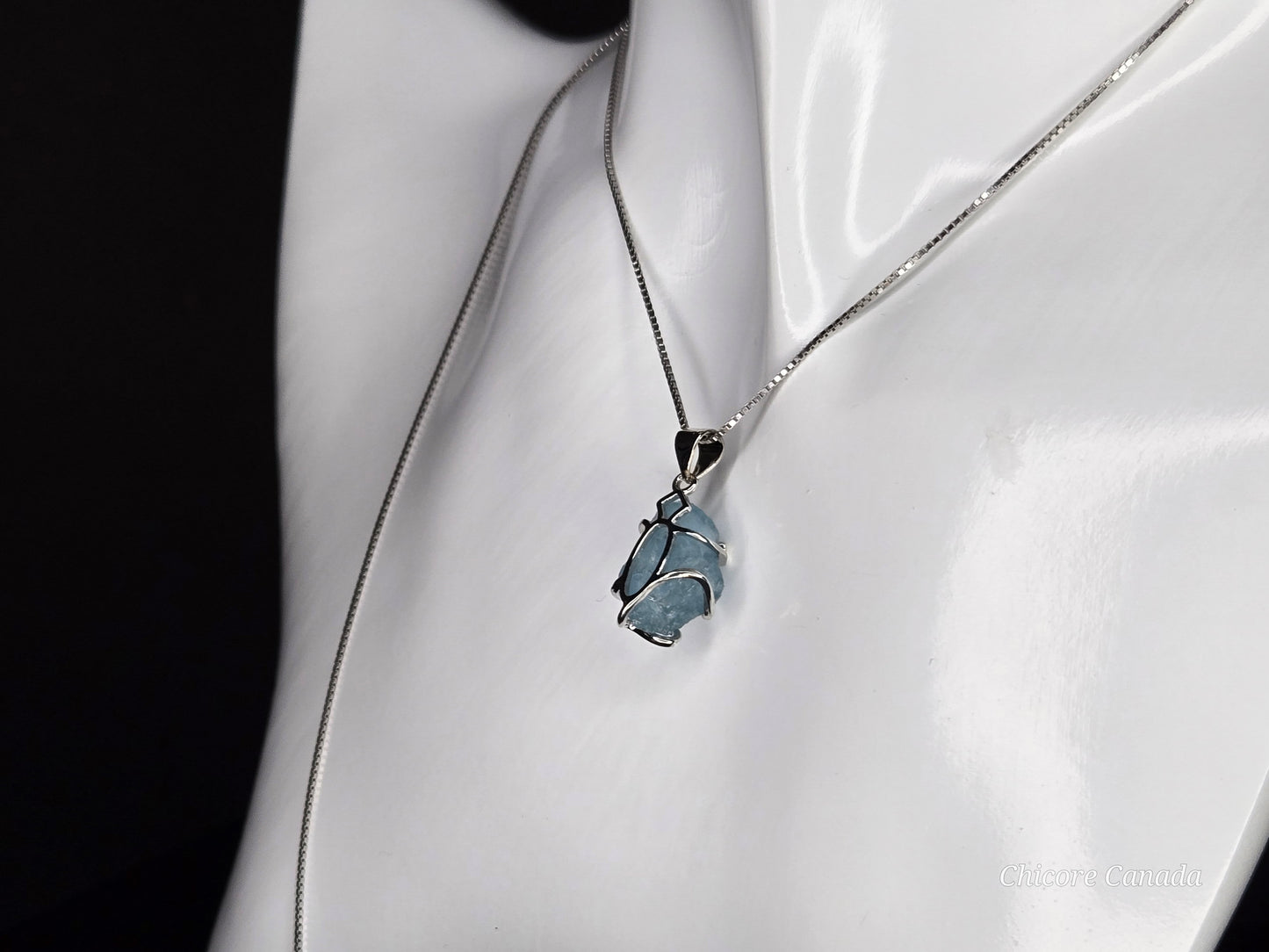 Sophisticated Handmade Aquamarine Pendant Necklace in 925 Sterling Silver with Adjustable Chain