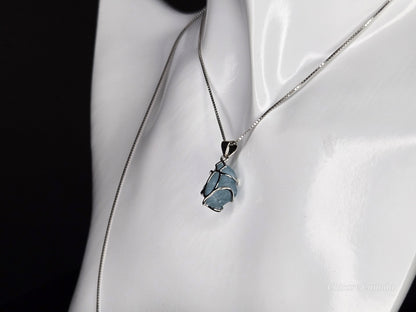 Sophisticated Handmade Aquamarine Pendant Necklace in 925 Sterling Silver with Adjustable Chain