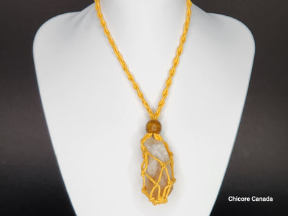 Pendentif unisexe en citrine brute brésilienne dans une cage en corde avec collier réglable