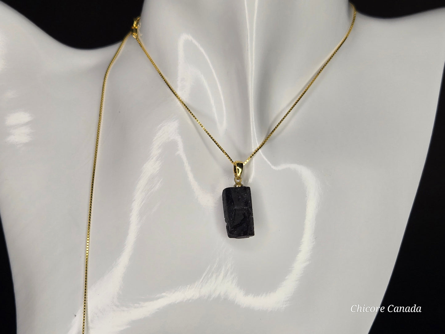 Black Tourmaline Pendant Necklace – Unisex Protection Stone for Him & Her