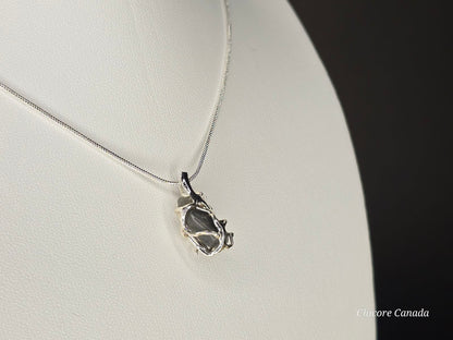 Handmade Delicate Labradorite Natural Stone Pendant Necklace