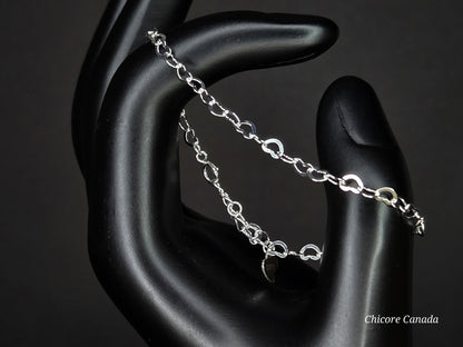 Elegant Heart Link Bracelet – A Timeless Symbol of Love