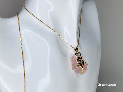 Wisiorek Eternal Love z różowego kwarcu ze srebra próby 925 – romantyczny symbol ponadczasowej elegancji