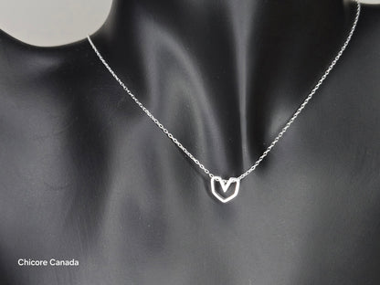 Pendentif exquis en forme de cœur en argent avec chaîne réglable – une touche délicate de sophistication