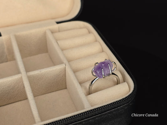 Beauté artisanale en améthyste : bague artisanale élégante et ajustable
