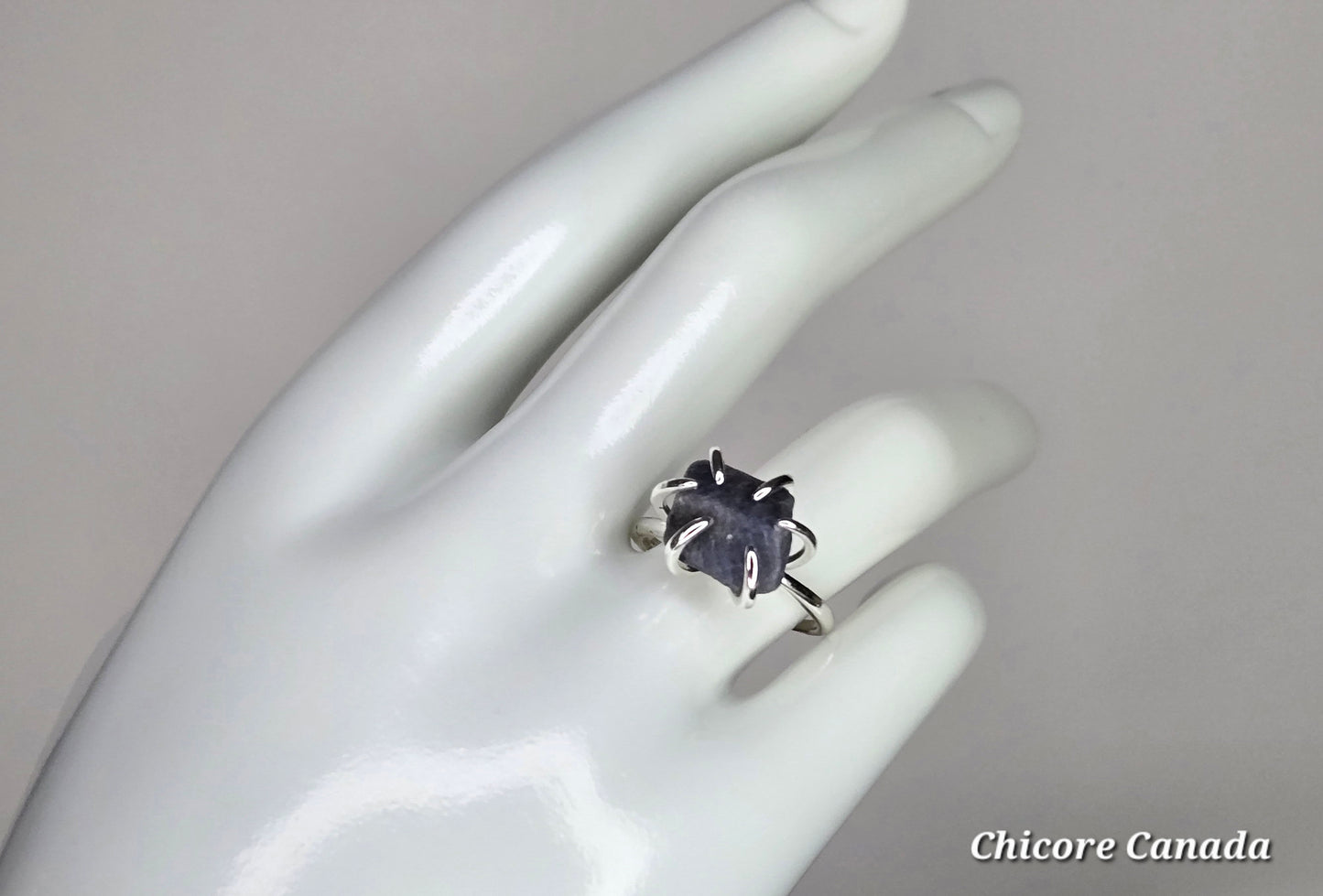 Eternal Elegance: Exquisite Handmade Natural Sapphire Ring
