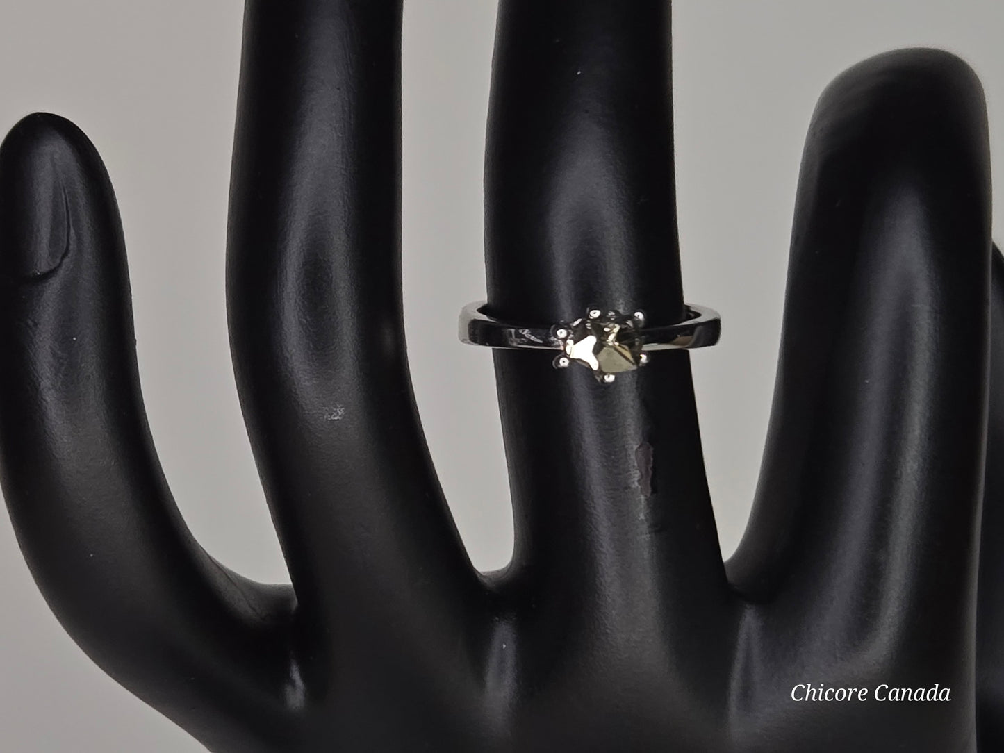 Bague raffinée en argent sterling 925 avec une délicate pierre précieuse en pyrite brute – Design élégamment réglable