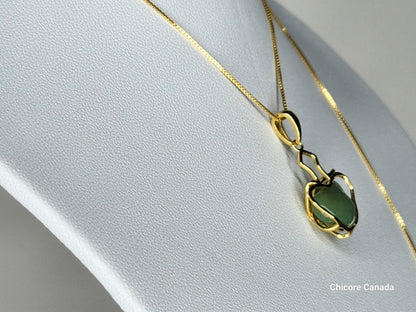 Pendentif délicat en argent sterling 925 en forme de cœur avec jade naturel et collier réglable