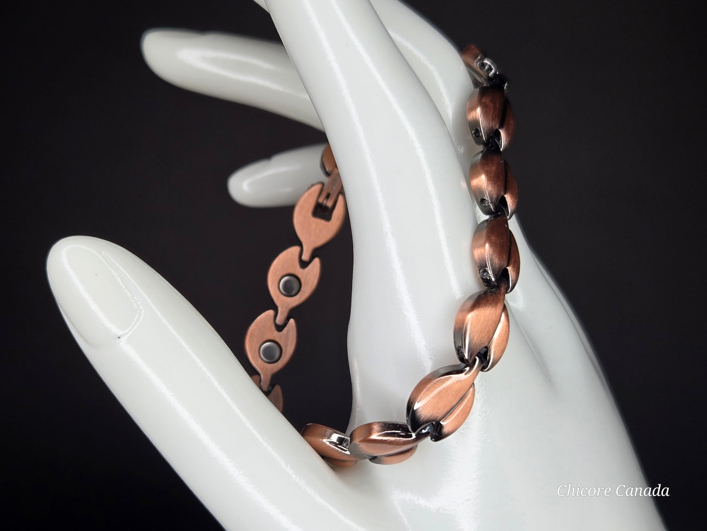 Adjustable Magnetic Copper Bracelet with 16 Magnets - Sleek Unisex Design