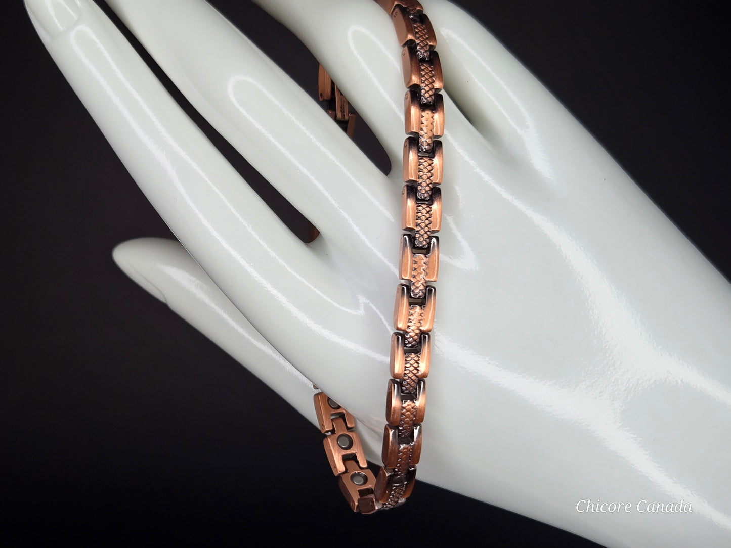 Adjustable Magnetic Copper Bracelet with 24 Magnets - Sleek Unisex Design