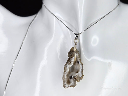 Agate Geode Slice Pendant – Shine Bright with Natural Crystal Sparkle